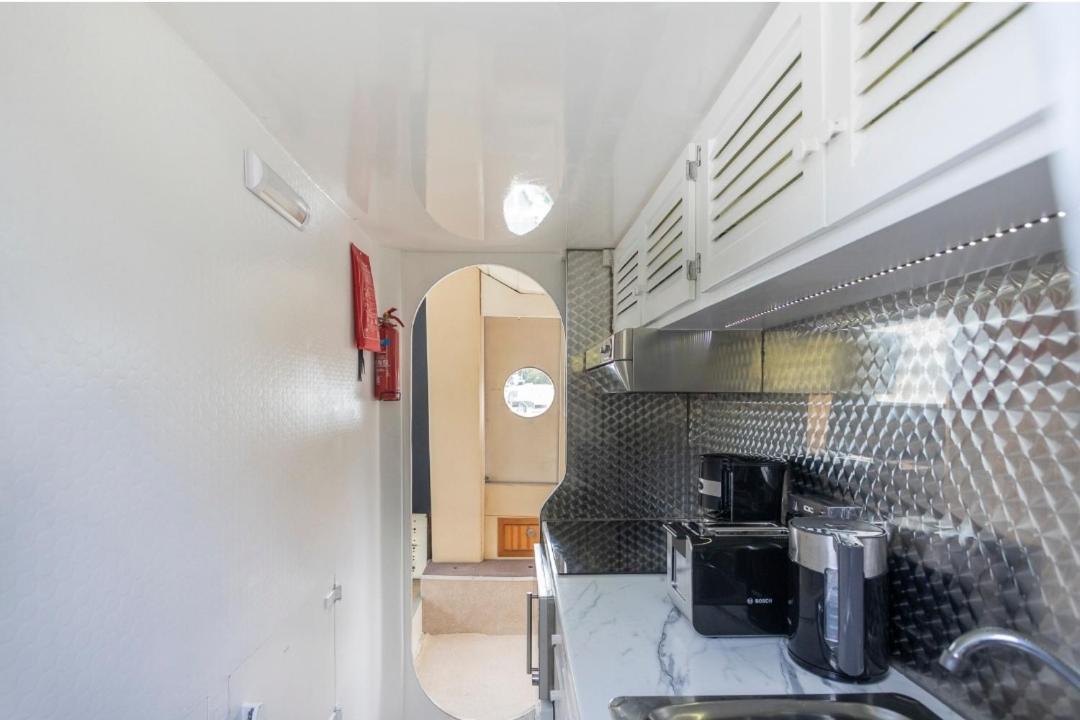 Eucala Motor Yacht Hotel East Molesey Buitenkant foto