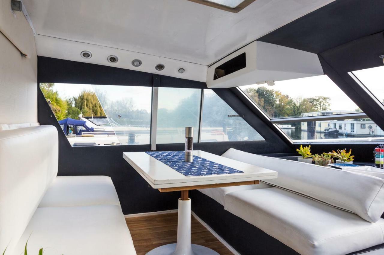 Eucala Motor Yacht Hotel East Molesey Buitenkant foto